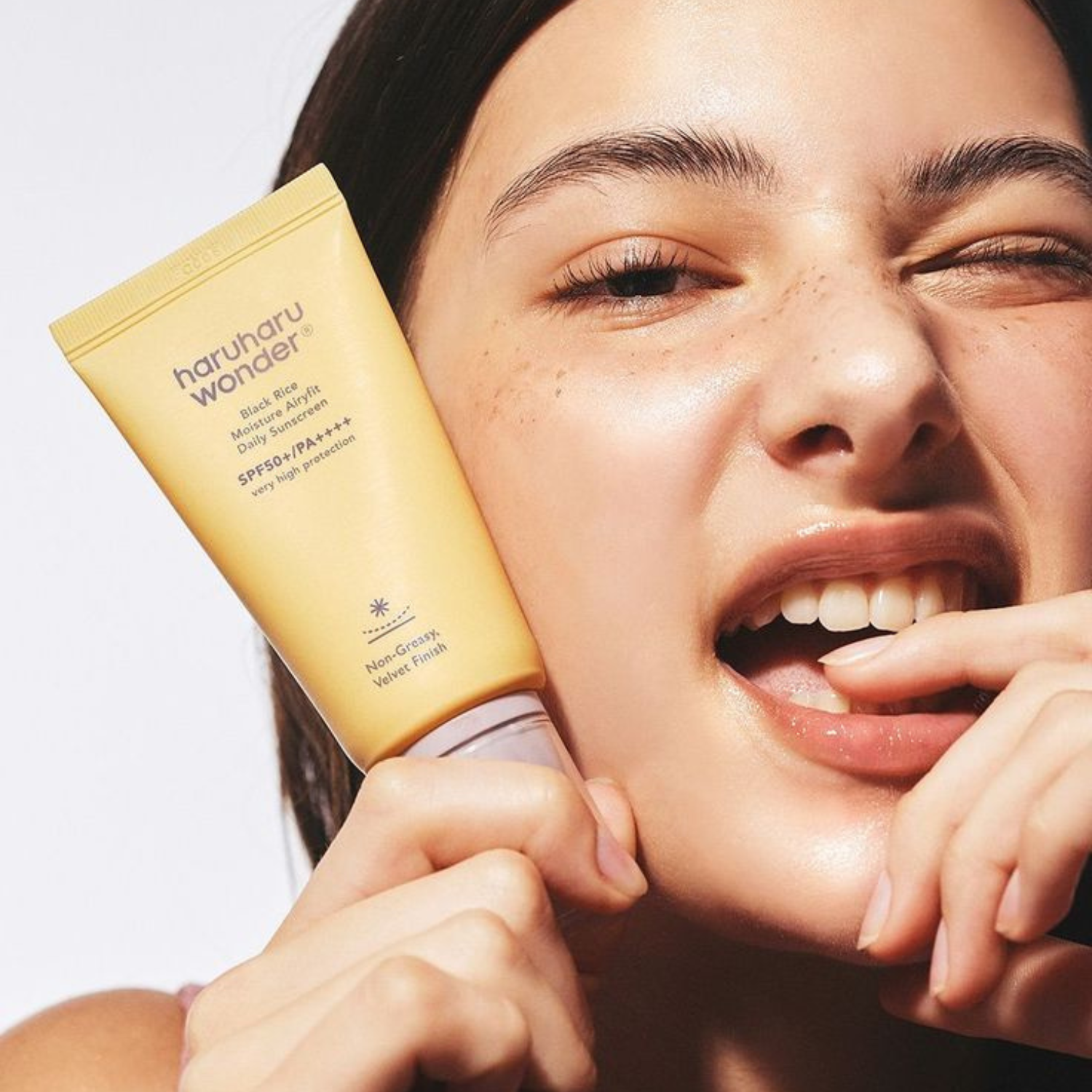Haruharu Wonder - Black Rice Moisture Airyfit Daily Sunscreen SPF50 - Crema solare viso delicata