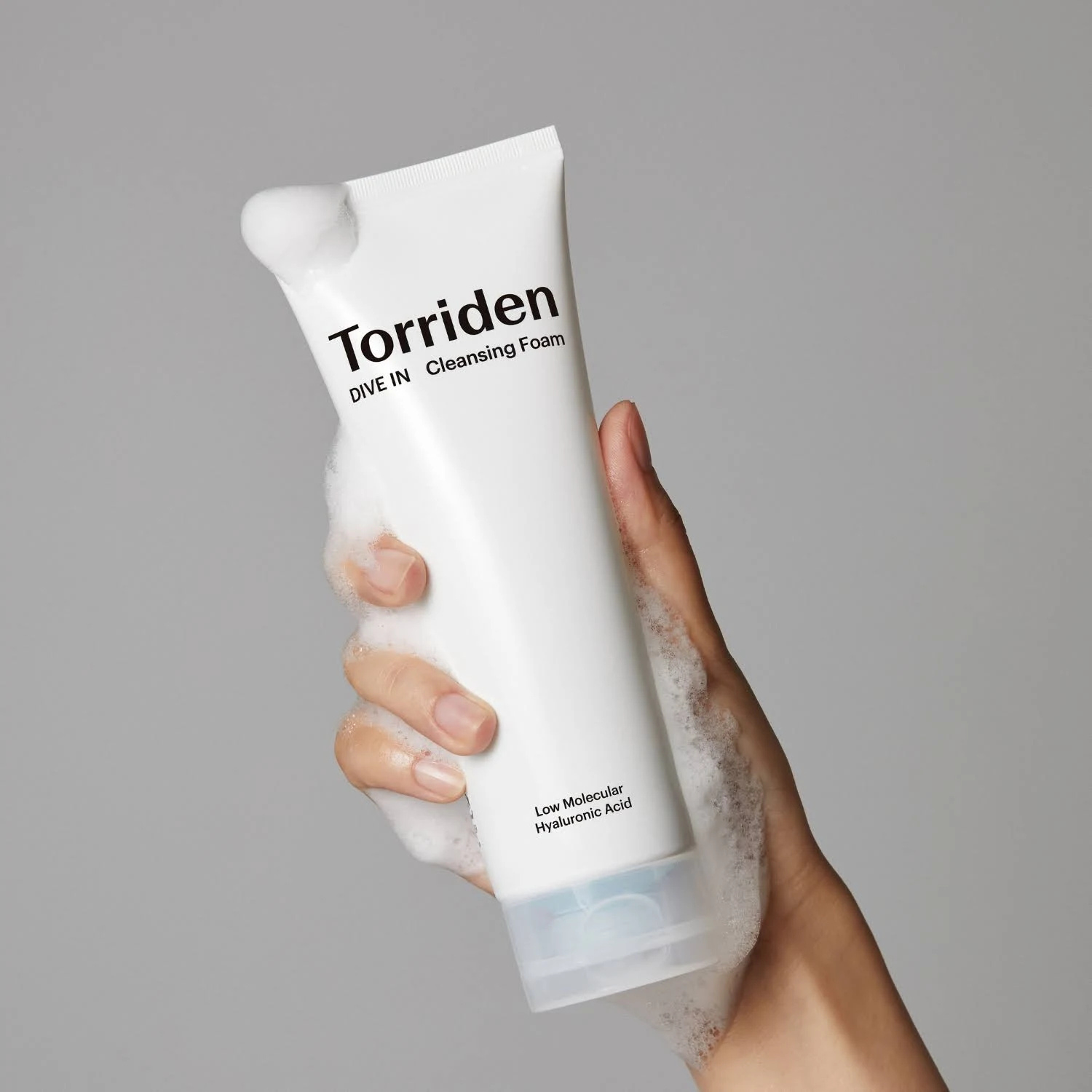 Torriden – Dive-In Low Molecular Hyaluronic Acid Cleansing Foam – Detergente viso idratante a pH delicato