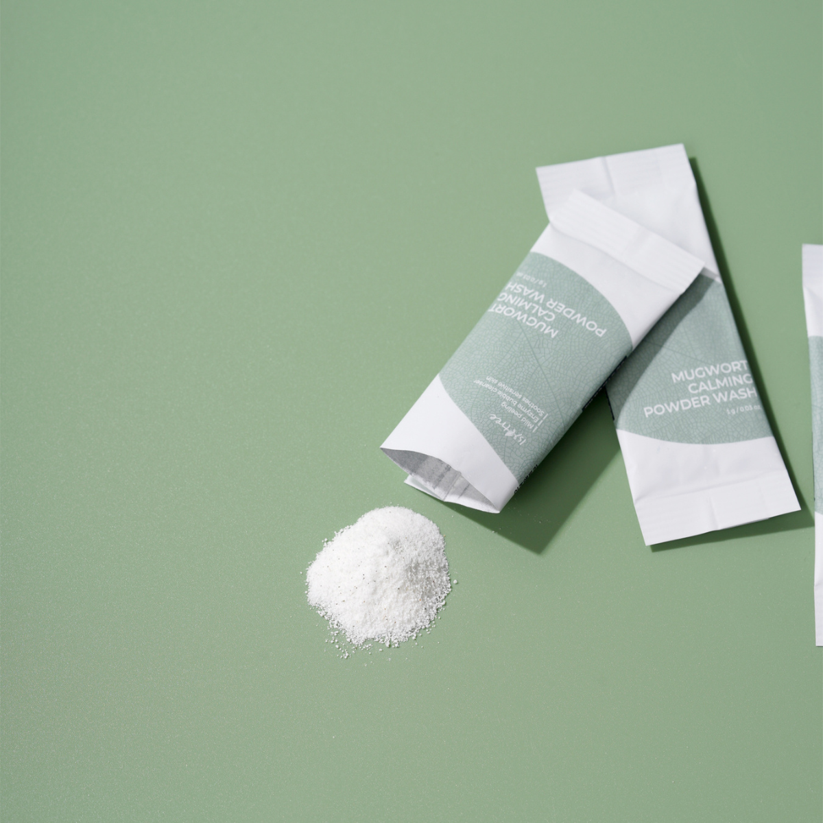 Isntree - Mugwort Calming Powder Wash - Detergente viso in polvere lenitivo all’artemisia
